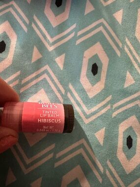 Burt's Bees Tinted Lip Balm Hibiscus - Pink